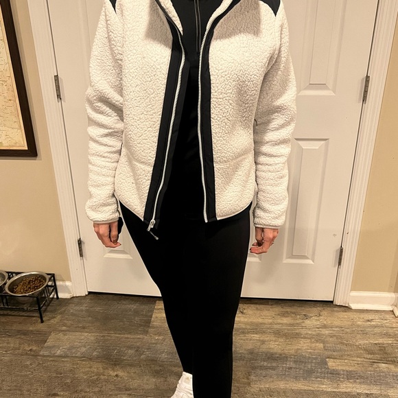 Under armor teddy jacket. - Picture 2 of 6